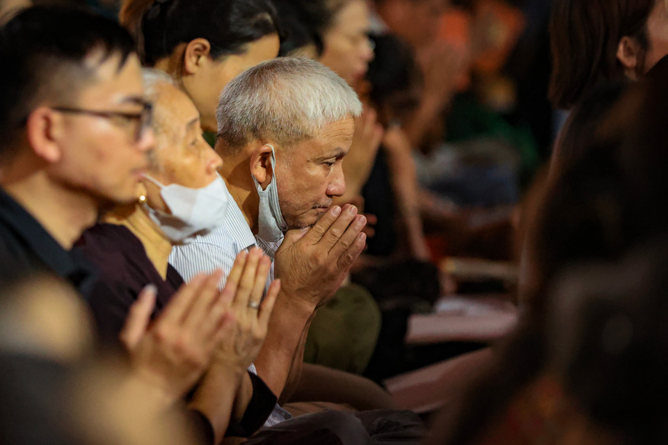 Lễ Vu Lan không đơn thuần chỉ có ý nghĩa tôn giáo thiêng liêng ca ngợi lòng hiếu thảo đối với mẹ mà đã trở thành ngày lễ mang tính nhân văn, nói lên lòng hiếu kính của tất cả mọi người đối với đấng sinh thành. (Ảnh: Hoài Nam/Vietnam+)