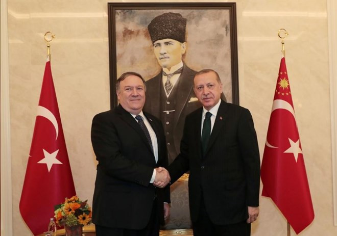 Phát biểu trước báo giới, Tổng thống Thổ Nhĩ Kỳ Recep Tayyip Erdogan cho biết: 'Cuộc điều tra đang xem xét nhiều dấu vết, như có các chất độc hại đã được xóa bằng cách sơn đè lên. Tôi hy vọng có thể có được kết quả hợp lý càng sớm càng tốt.' Ngày 17/10, Ngoại trưởng Mỹ Mike Pompeo cũng đã tới Thổ Nhĩ Kỳ gặp ông Erdogan để bàn về vụ việc.