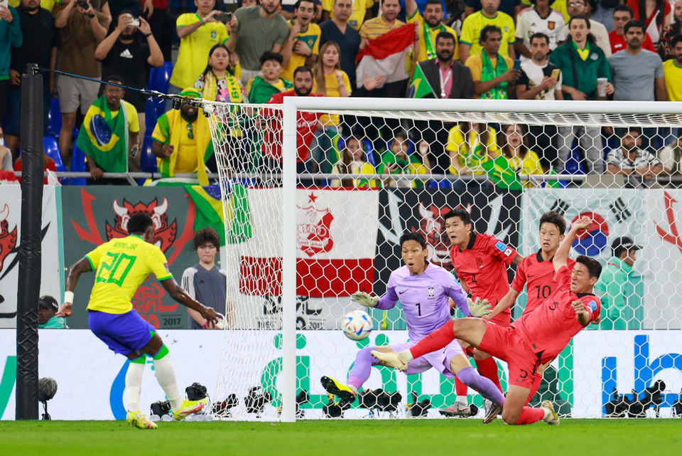 Đội bóng Vàng-Xanh chỉ mất có vài phút là chọc được thủng lưới Hàn Quốc nhờ công của Vinicius (Ảnh: Hải An/Vietnam+)