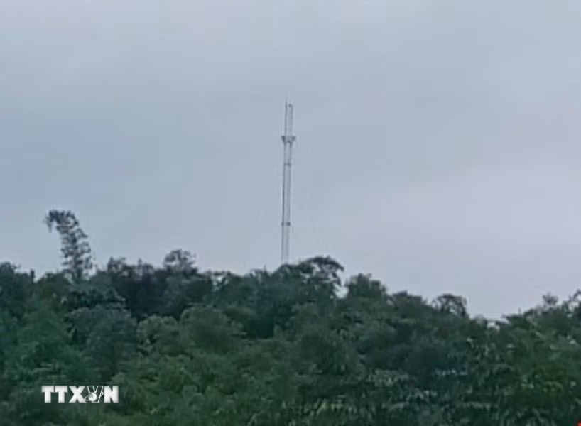 Những cột sóng viễn thông tại các xã miền núi, vùng sâu vùng xa đã rút ngắn khoảng cách số ở Thanh Hóa. (Ảnh: Hoa Mai/TTXVN)
