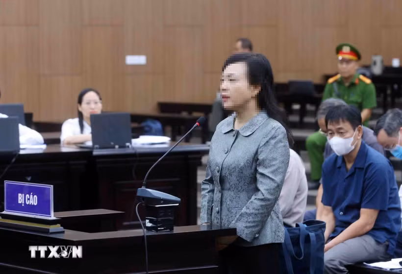 Bị cáo Nguyễn Thị Kim Tiến, cựu Bộ trưởng Bộ Y tế khai báo trước tòa. (Ảnh: Phạm Kiên/TTXVN)