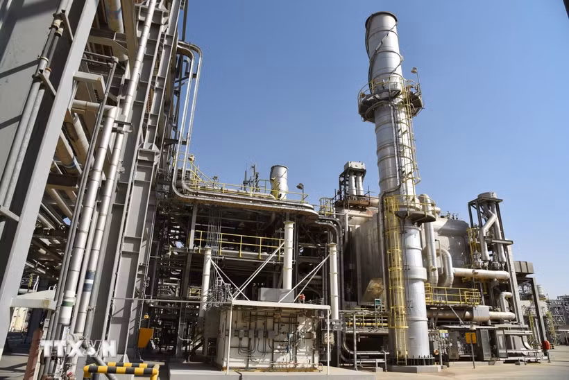 Nhà máy lọc dầu ở Dammam, Saudi Arabia. (Ảnh: THX/TTXVN)