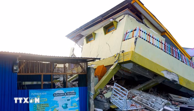 Hiện trường động đất ở Indonesia. (Ảnh: THX/TTXVN phát)