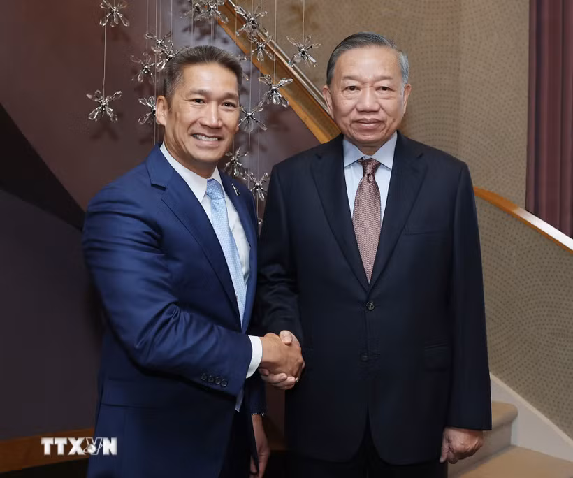 Tổng Bí thư, Chủ tịch nước Tô Lâm tiếp Quyền Bộ trưởng Hải quân Hoa Kỳ Hùng Cao. (Ảnh: Thống Nhất/TTXVN)