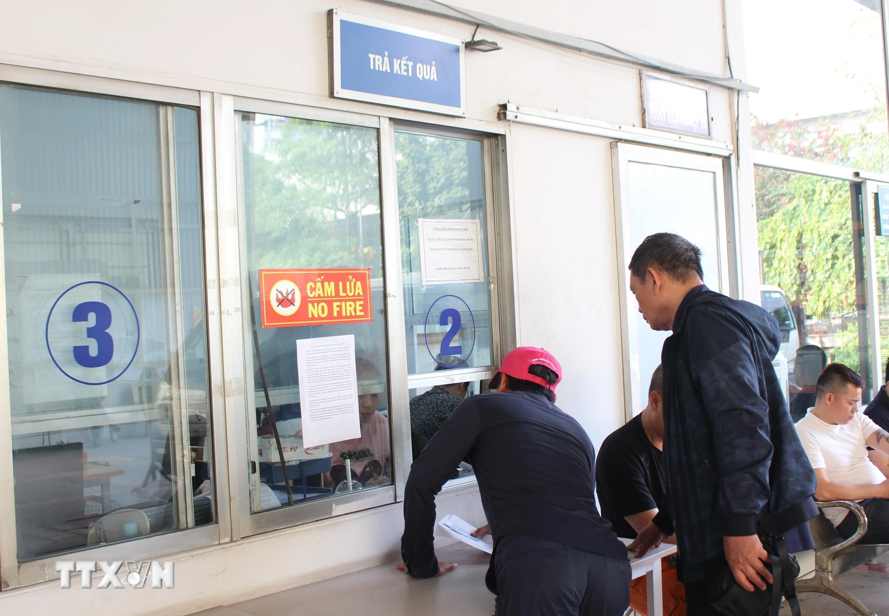 Kiểm định khí thải xe ô tô tại Hà Nội: Đang kiểm thuận lợi, thông thoáng