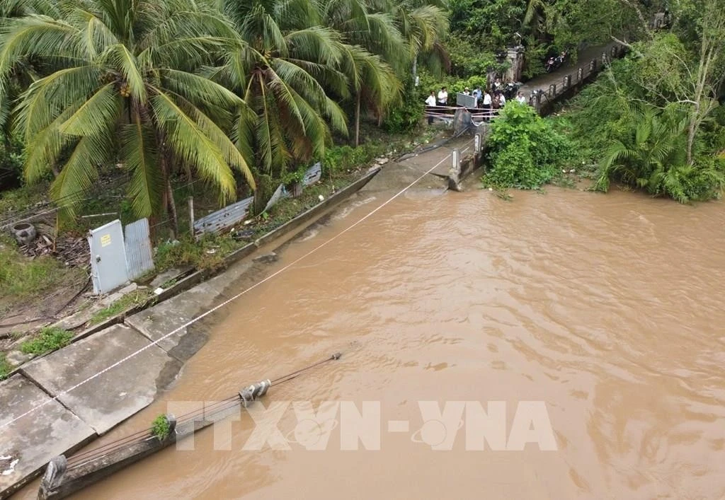 TP.HCM phát hiện 43 vị trí sạt lở bờ sông, kênh rạch nguy hiểm