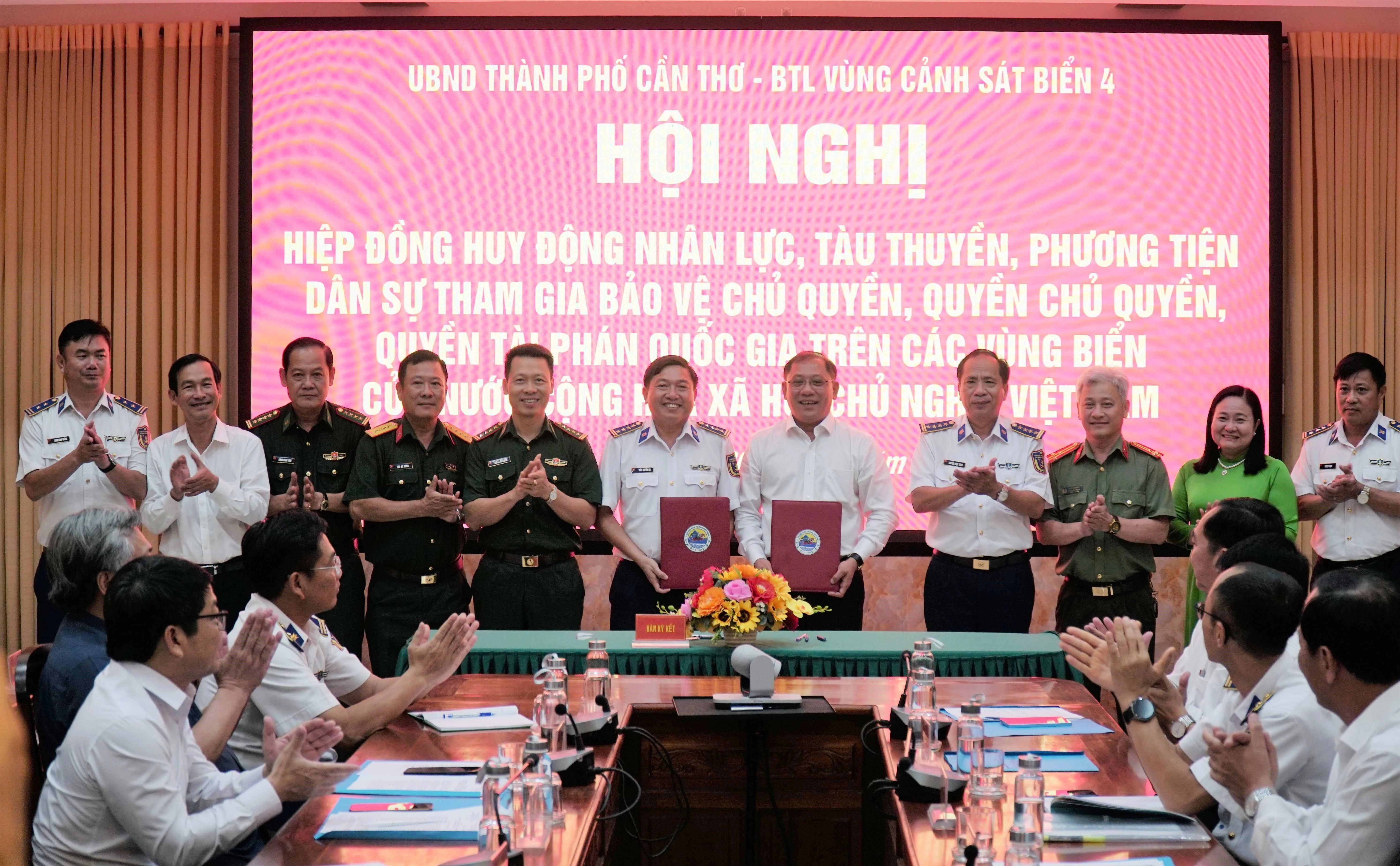 Cần Thơ và Bộ Tư lệnh Vùng Cảnh sát biển 4 ký kết kế hoạch hiệp đồng