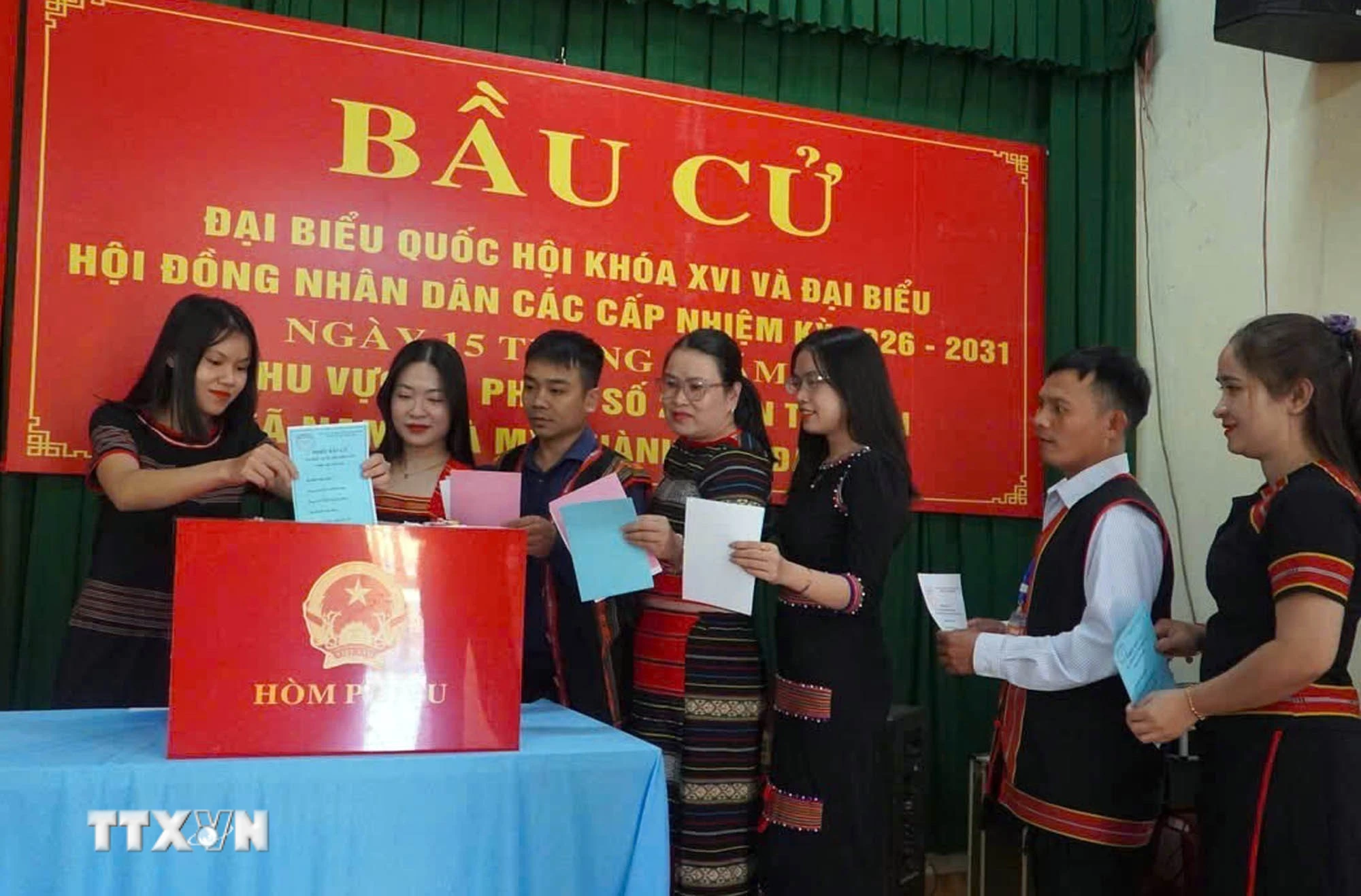 Kết thúc bỏ phiếu: 34 địa phương đạt tỷ lệ cử tri đi bầu trên 99%