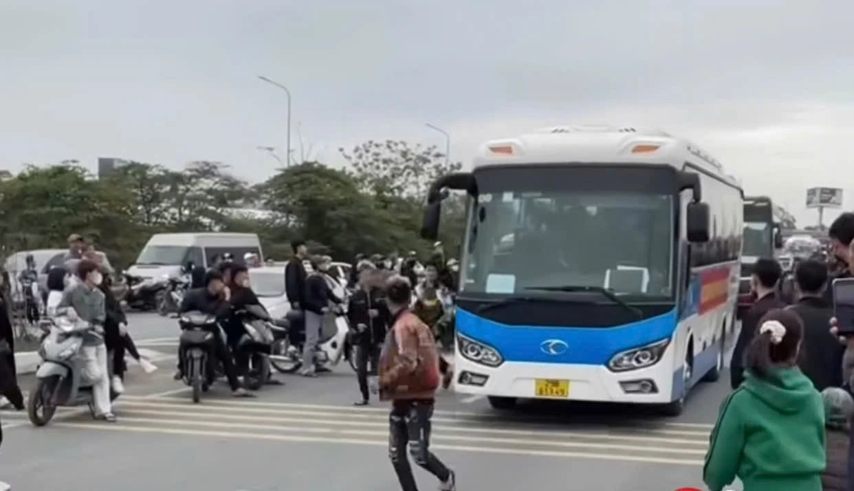 Xử lý nghiêm đối tượng cản trở xe làm nhiệm vụ trong lễ giao nhận quân