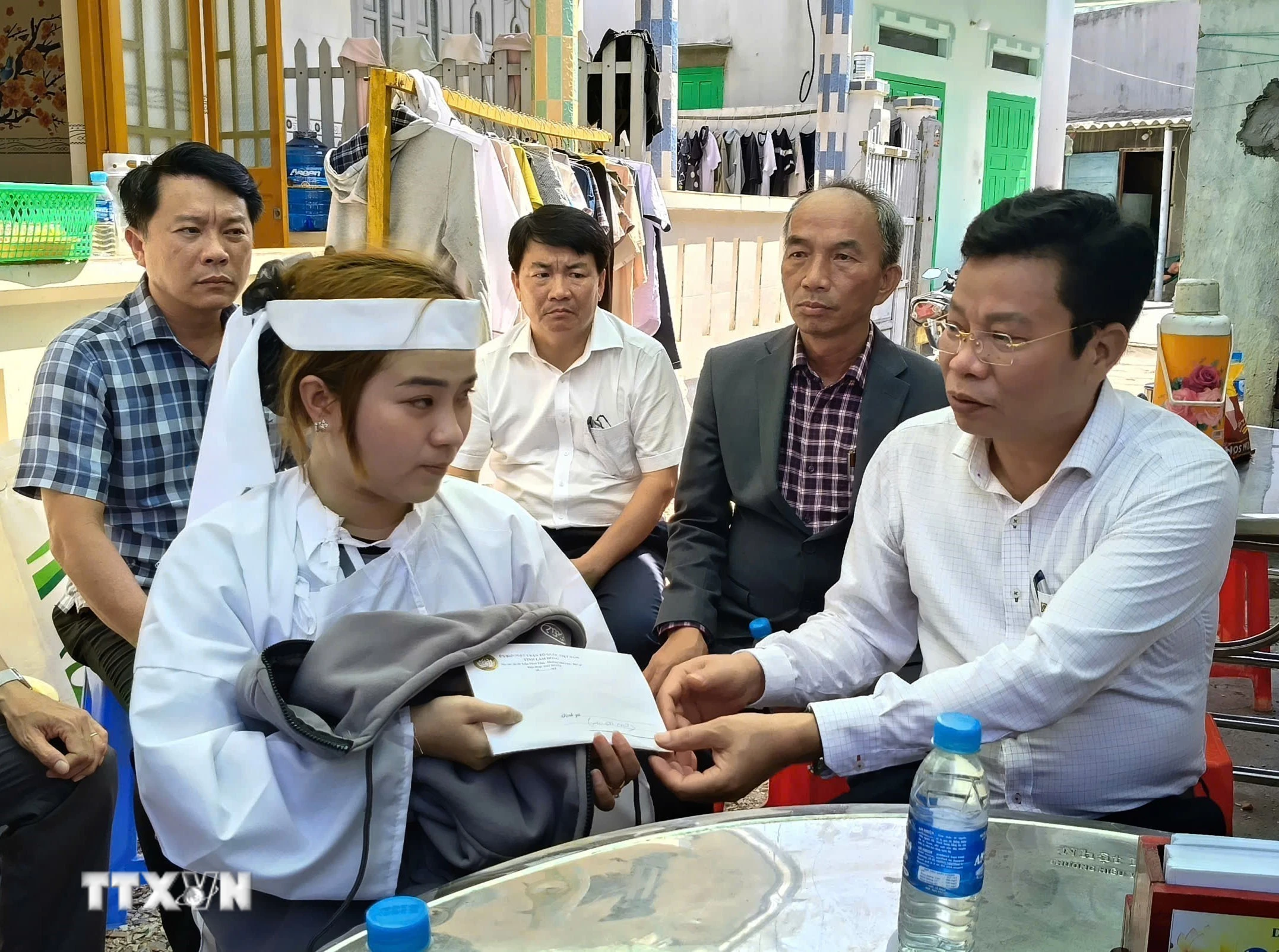 Vụ xe ô tô lao xuống vực ở Lâm Đồng: Hỗ trợ khẩn cấp các gia đình nạn nhân