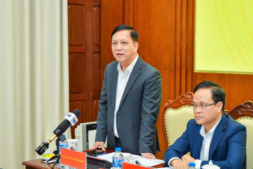 Ông Đào Xuân Tuấn, Cục Trưởng Cục quản lý ngoại hối, Ngân hàng Nhà nước thông tin về quản lý thị trường vàng. (Ảnh: Vietnam+)