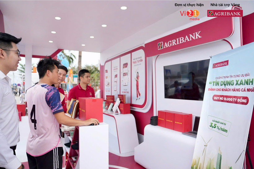 Agribank mang đến một hệ sinh thái trải nghiệm công nghệ đa tầng dành riêng cho người trẻ. (Ảnh: Vietnam+)