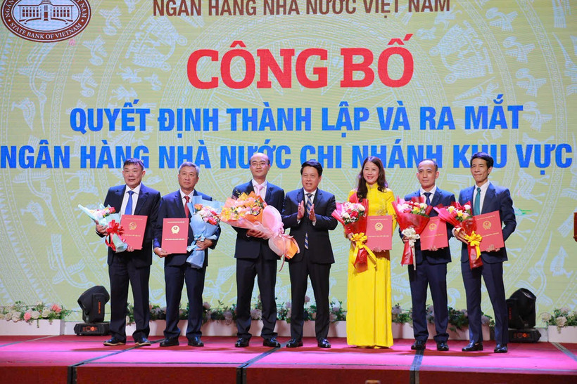 Các nhân sự mới Ngân hàng Nhà nước Khu vực 12. (Ảnh: Vietnam+)