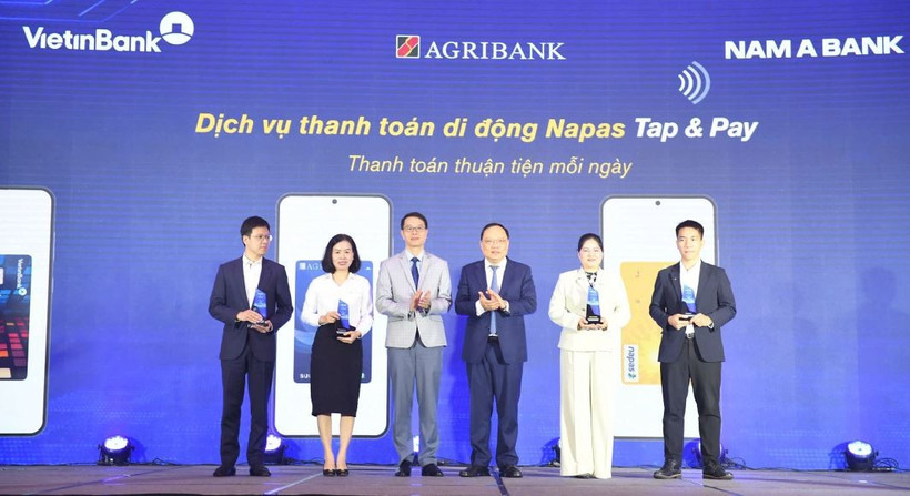 NAPAS Tap and Pay - giải pháp thanh toán hiện đại, tiện lợi và an toàn dành cho người dùng thẻ nội địa tại Việt Nam. (Ảnh: Vietnam+)