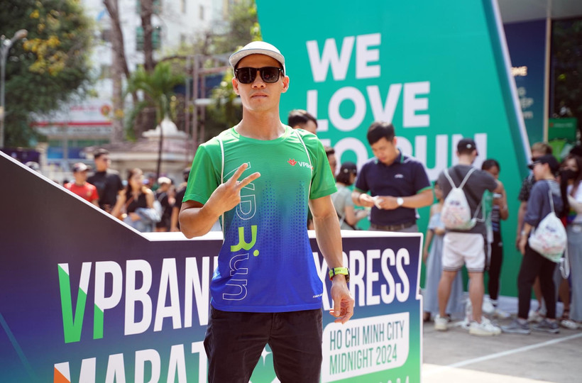 Anh Trọng tại giải VPBank VnExpress Marathon Ho Chi Minh City Midnight năm 2024. (Ảnh: Vietnam+)