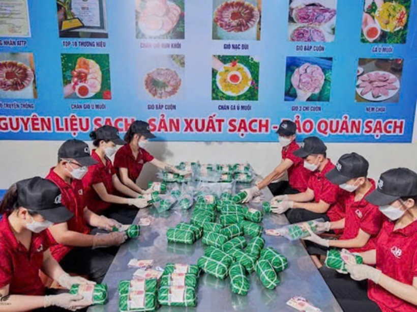 Cơ sở sản xuất Giò bê Quân béo tạo thu nhập ổn định. (Ảnh: Vietnam+)