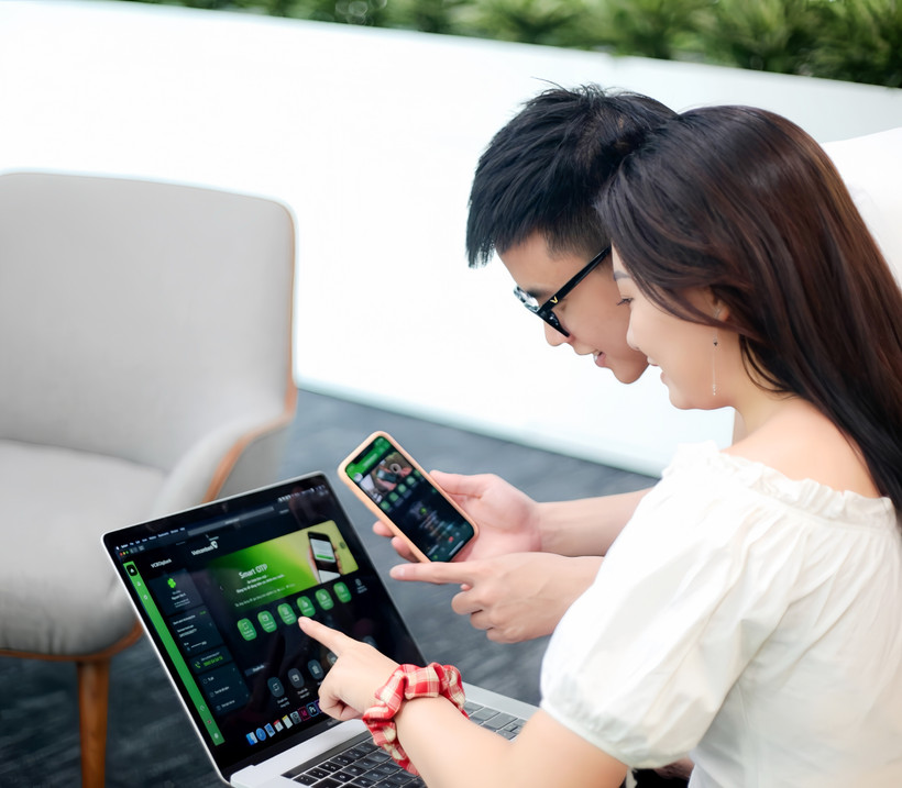 Vietcombank phát hành chứng chỉ tiền gửi trực tuyến, lãi suất hấp dẫn. (Ảnh: Vietnam+)