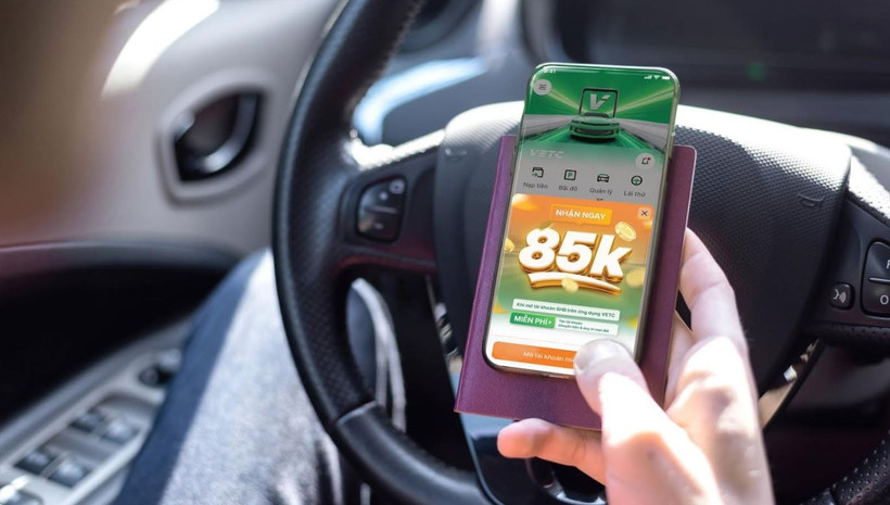 SHB tiên phong hỗ trợ tài xế định danh tài khoản ETC, tuân thủ Nghị định 119. (Ảnh: Vietnam+)