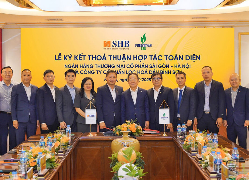 Toàn cảnh lễ ký kết thỏa thuận hợp tác toàn diện giữa Ngân hàng SHB và Công ty cổ phần Lọc hóa dầu Bình Sơn. (Ảnh: Vietnam+)