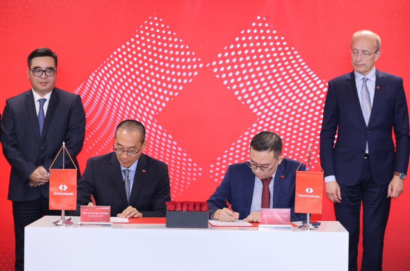 Techcombank chính thức phân phối sản phân phối bảo hiểm nhân thọ Techcom Life. (Ảnh: Vietnam+)
