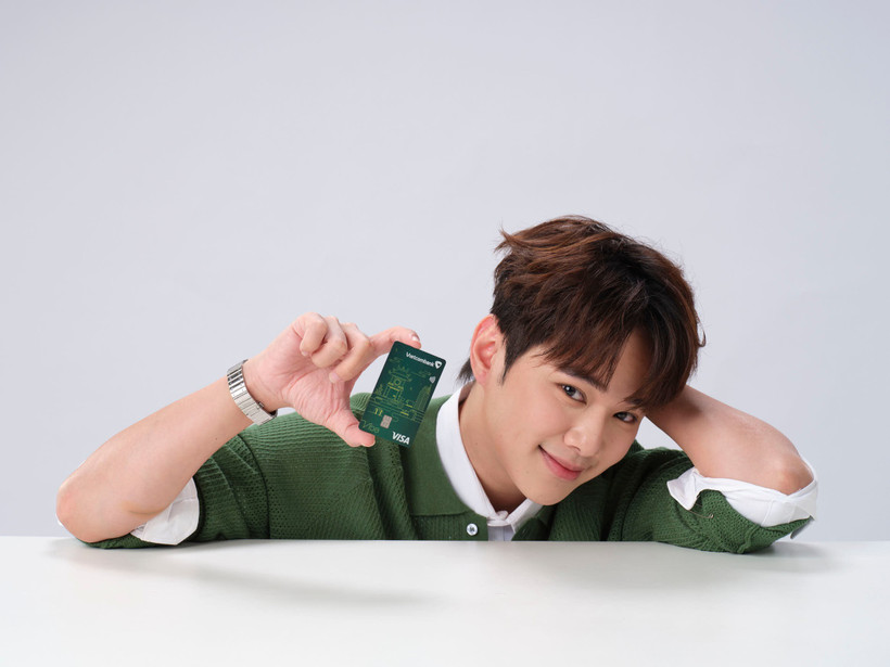 Vietcombank cho biết lượng khách hàng dùng thẻ Visa Debit tăng mạnh những năm gần đây. (Ảnh: Vietnam+)