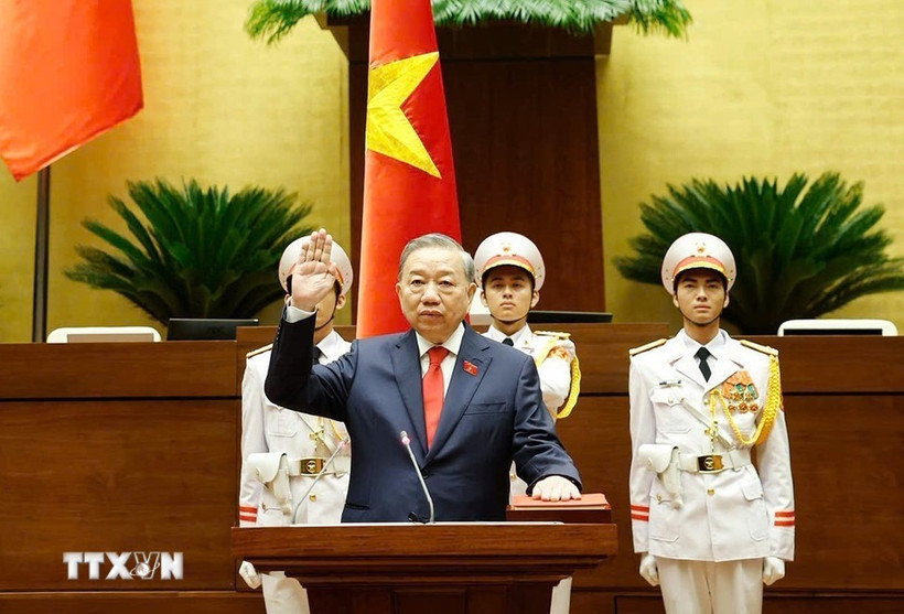 Thông cáo báo chí số 2, kỳ họp thứ Nhất Quốc hội khóa XVI Chủ tịch nước Cộng hòa xã hội chủ nghĩa Việt Nam Tô Lâm tuyên thệ nhậm chức. (Ảnh: Thống Nhất/TTXVN)