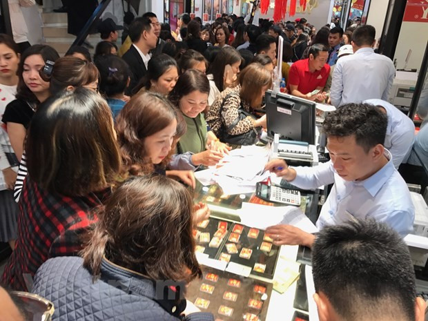 Giá vàng trong nước tăng 3 triệu đồng mỗi lượng, lấy lại mức 117 triệu đồng. (Ảnh: Vietnam+)