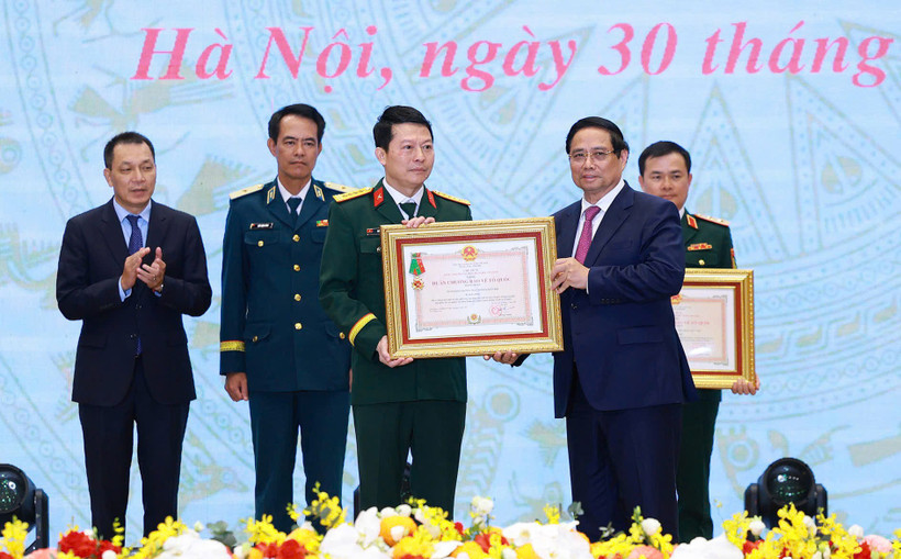 Đại diện MB, ông Trần Minh Đạt - Phó Tổng Giám đốc, đã vinh dự đón nhận phần thưởng cao quý này. (Ảnh: Vietnam+)