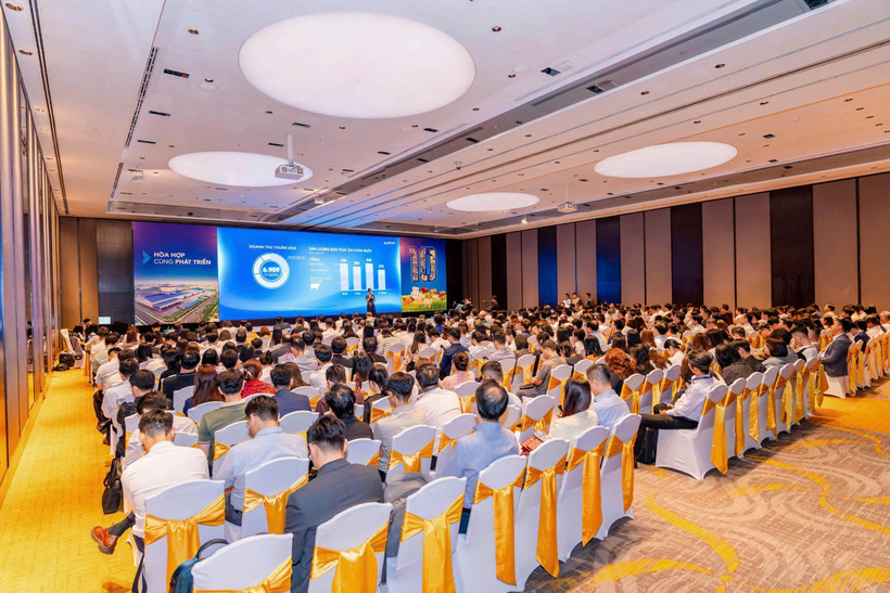 Hội thảo đã thu hút 400 nhà đầu tư, đại diện các quỹ và công ty chứng khoán tham dự. (Ảnh: Vietnam+)