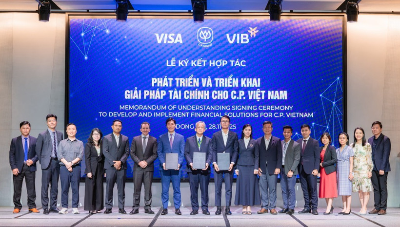 Visa, VIB và B2B C.P. Việt Nam ký kết hợp tác thúc đẩy số hóa thanh toán. (Ảnh: Vietnam+)