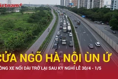 Người dân ùn ùn trở về thủ đô sau kỳ nghỉ lễ