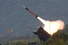 Ukraine hối thúc Mỹ cung cấp vũ khí tầm xa 