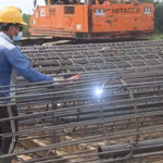 Vốn đầu tư ngân sách và FDI tại Việt Nam trong 5 tháng đạt kết quả khả quan, thúc đẩy tăng trưởng kinh tế năm 2026 với nhiều dự án lớn. (Ảnh: Vietnam+)