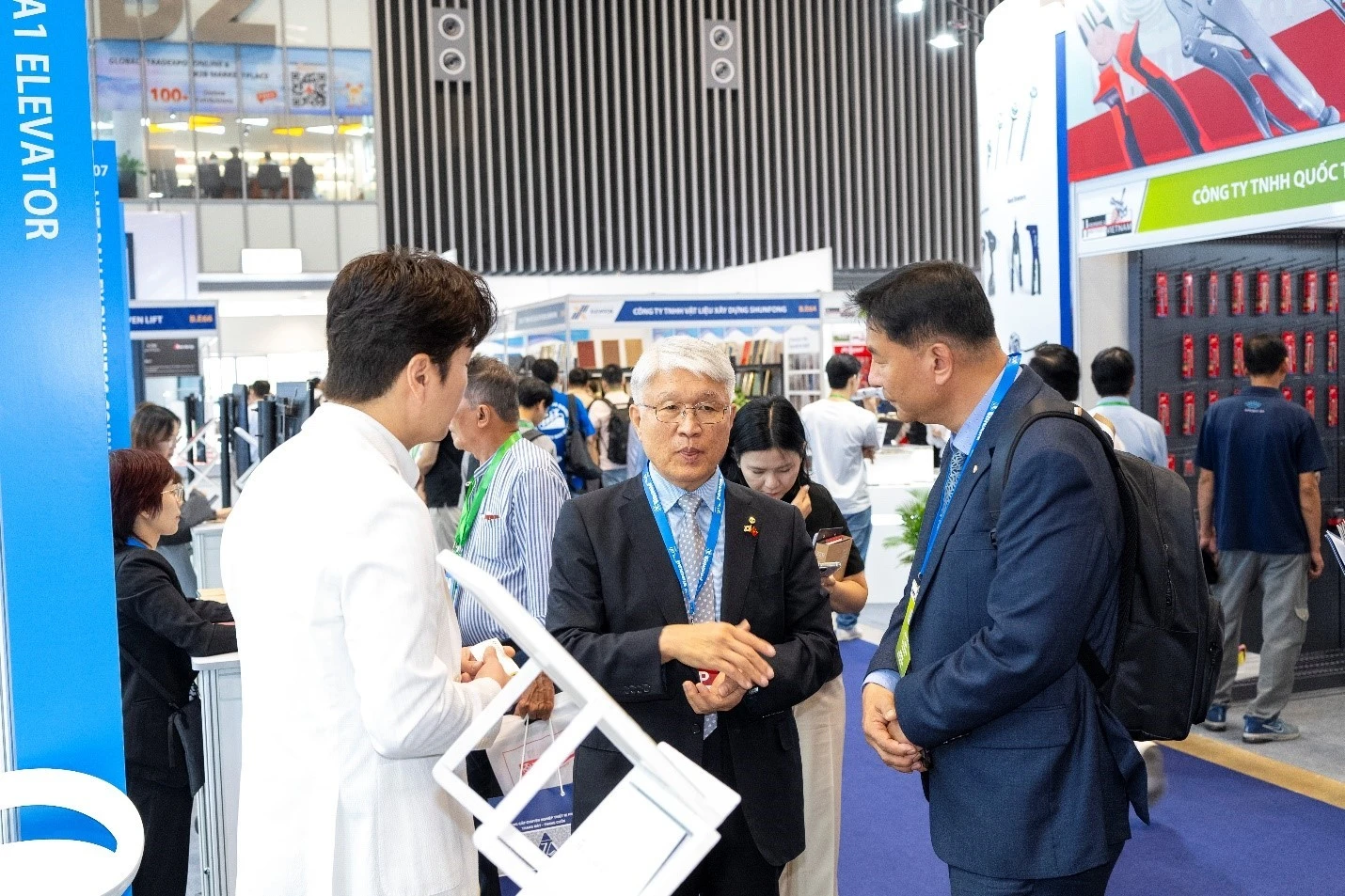Triển lãm thang máy Việt Nam 2026: Công nghệ thông minh giao thoa với nghệ thuật sơn mài