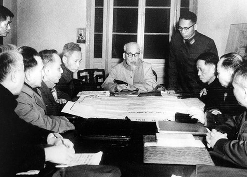 Ngày 28/12/1967, Chủ tịch Hồ Chí Minh họp Bộ Chính trị Trung ương Đảng quyết định chủ trương mở đợt Tổng tiến công và nổi dậy Tết Mậu Thân (1968). (Ảnh: TTXVN) ttxvn_chu tich ho chi minh 9.jpg