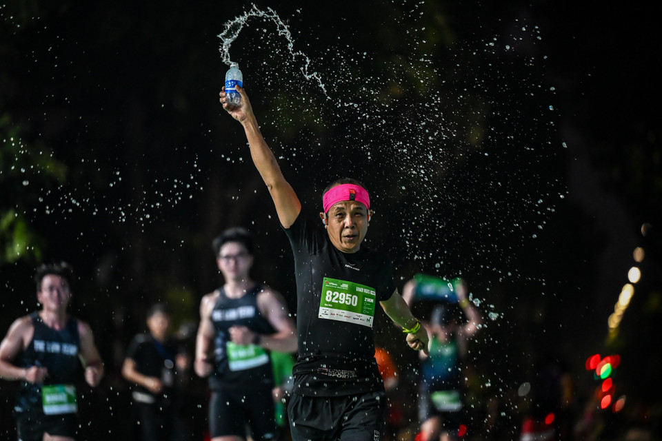 Theo ban tổ chức, cung đường chạy năm nay tái hiện trọn vẹn vẻ đẹp và nhịp sống của Hà Nội - cổ kính, bình yên và đầy sức sống. (Ảnh: Minh Sơn/Vietnam+)