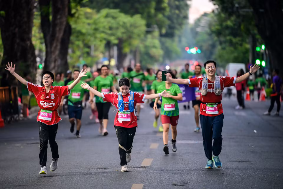 Là giải chạy thường niên, VPBank Hanoi International Marathon đã trở thành một phần của nhịp sống Hà Nội - nơi thể thao, văn hóa và tinh thần cộng đồng hòa quyện tạo nên bản sắc riêng của Thủ đô. (Ảnh: Minh Sơn/Vietnam+)