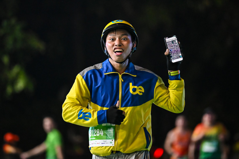 Không chỉ chinh phục những đường chạy, nhiều vận động viên đã 'hoá thân' mình trở nên đầy sắc màu và thú vị. (Ảnh: Minh Sơn/Vietnam+)