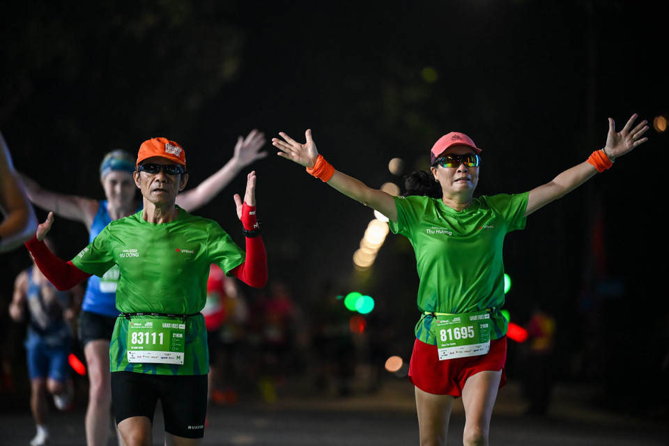 Các vận động viên sẽ xuất phát từ khu vực Hồ Hoàn Kiếm, đi qua những góc phố rêu phong, chiêm ngưỡng các danh thắng nổi tiếng như Hồ Tây, Ô Quan Chưởng, Cột cờ Hà Nội, trước khi chạm đến những công trình biểu tượng hiện đại của một Hà Nội đang vươn mình mạnh mẽ. (Ảnh: Minh Sơn/Vietnam+)