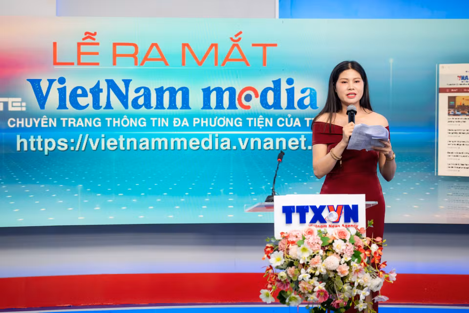 Chuyên trang do Trung tâm Nội dung số và Truyền thông tổ chức sản xuất và vận hành. Sự kiện không chỉ đánh dấu sự xuất hiện của một nền tảng thông tin mới, mà còn thể hiện rõ chiến lược phát triển báo chí đa phương tiện hiện đại, lan tỏa mạnh mẽ và phù hợp với xu thế tiêu dùng thông tin hiện nay. (Ảnh: Minh Sơn/Vietnam+)