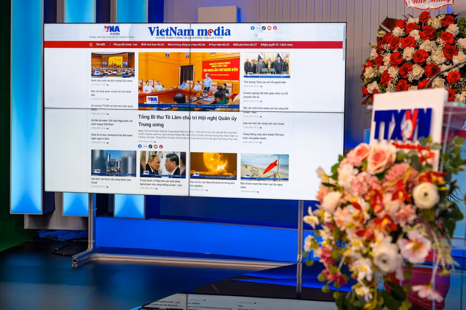 Đặc biệt, vietnammedia.vnanet.vn không chỉ là nơi truyền tải thông tin, mà còn là biểu tượng của tinh thần đổi mới tư duy làm báo, đổi mới mô hình truyền thống và đổi mới cách lan tỏa thông tin. Chuyên trang là một phần quan trọng trong chiến lược kiến tạo hệ sinh thái số toàn diện của Thông tấn xã Việt Nam. (Ảnh: Minh Sơn/Vietnam+)