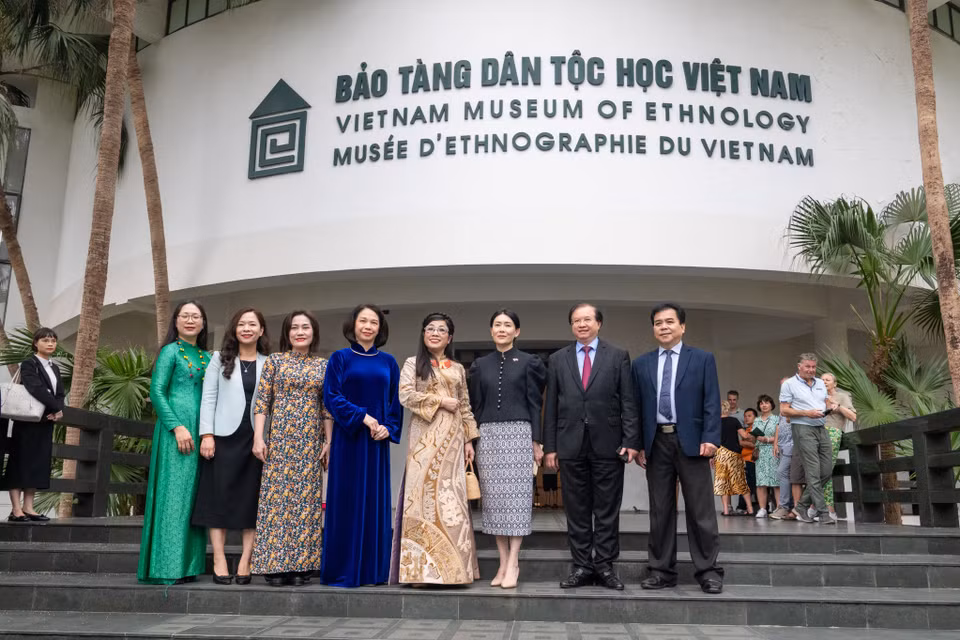 Chuyến tham quan của hai Phu nhân không chỉ góp phần tăng cường hiểu biết lẫn nhau giữa nhân dân hai nước, mà còn là biểu tượng cho mối quan hệ hợp tác và giao lưu văn hóa ngày càng sâu sắc giữa Việt Nam và Singapore. (Ảnh: PV/Vietnam+)