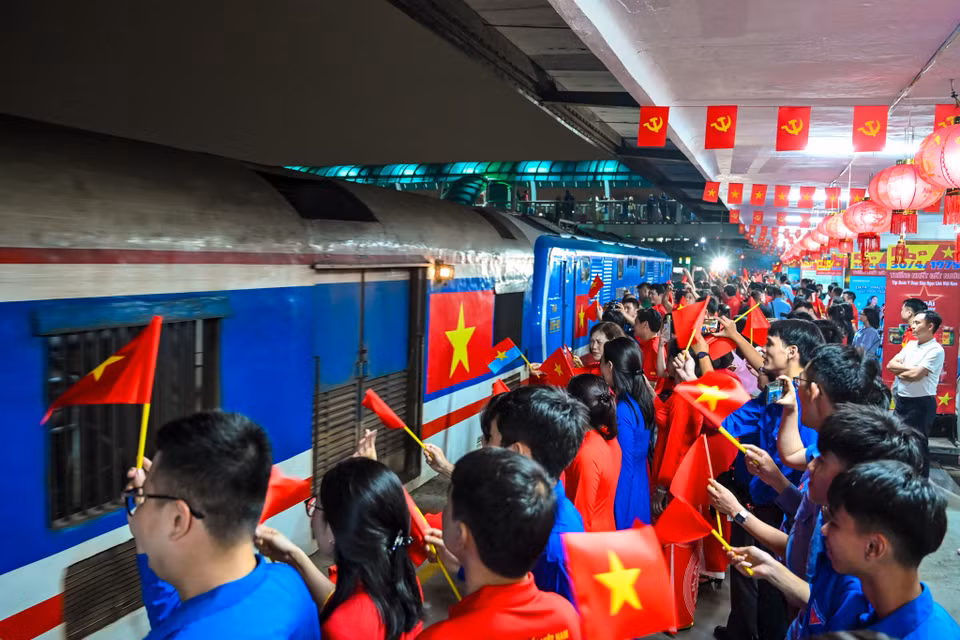 Hành trình của “Đoàn tàu Thống Nhất” không chỉ dừng lại ở một ngày lễ kỷ niệm, mà là thông điệp sống mãi về một dân tộc đoàn kết, về giá trị của hòa bình và tình yêu đất nước. (Ảnh: Minh Sơn/Vietnam+)
