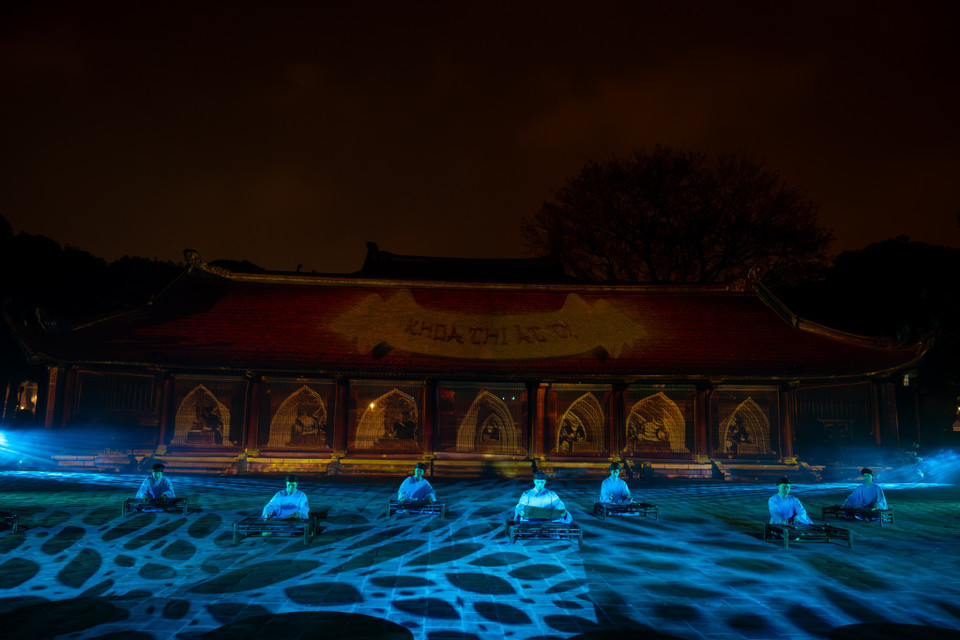 Với Galaxy AI, Samsung không chỉ giới thiệu công cụ công nghệ tiên tiến, mà còn tạo dựng một hệ sinh thái AI có yếu tố bản địa sâu sắc, nơi tiếng Việt được hiểu đúng, văn hóa Việt được trân trọng và tái hiện một cách tinh tế, và con người Việt được đặt làm trung tâm phát triển. (Ảnh: Minh Sơn/Vietnam+)