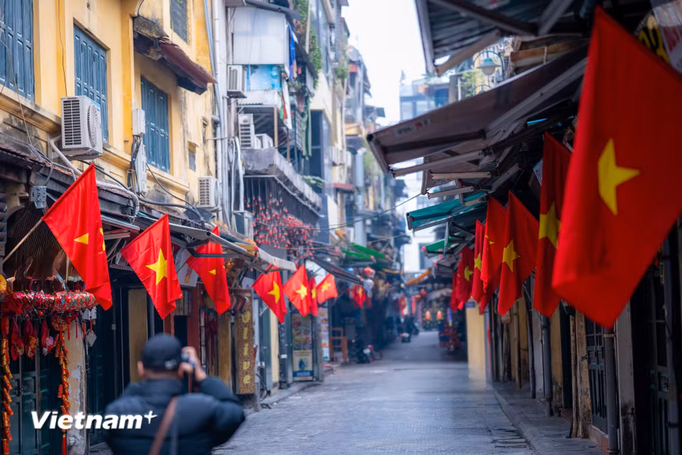 Góc phố Tạ Hiện - Lương Ngọc Quyến ngày thường vốn đông đúc, nhộn nhịp nay thật yên bình. (Ảnh: Minh Sơn/Vietnam+)