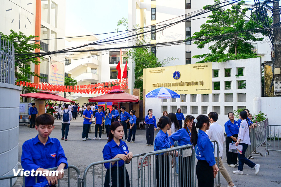 Sáng nay, 26/6, hơn 1,15 triệu thí sinh trên cả nước sẽ chính thức bước vào Kỳ thi Tốt nghiệp Trung học phổ thông 2025. (Ảnh: Minh Sơn/Vietnam+)