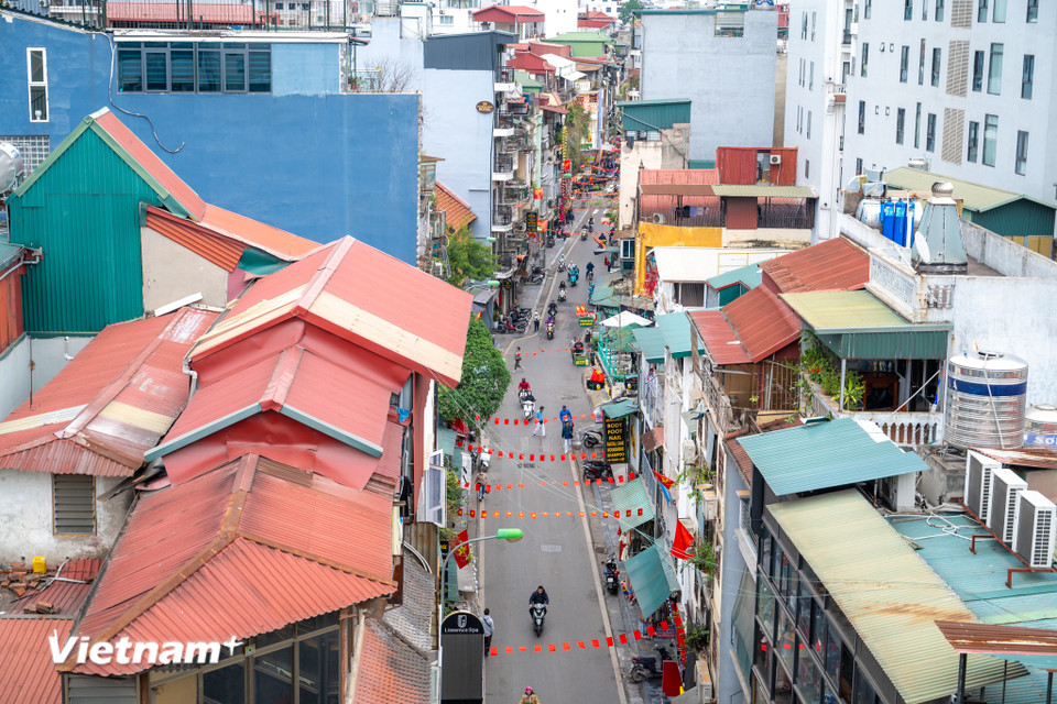 Khu vực phố Đinh Liệt nhìn từ trên cao. (Ảnh: Minh Sơn/Vietnam+)