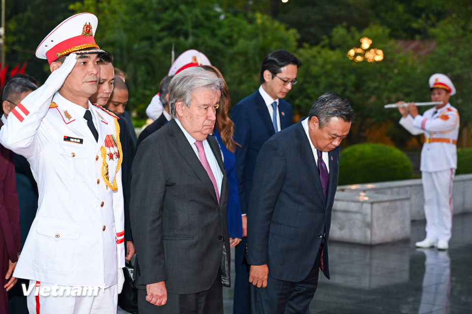 Chuyến thăm Việt Nam lần này cho thấy sự coi trọng của Liên hợp quốc đối với Việt Nam, một thành viên tham gia ngày càng tích cực, thực chất vào hoạt động của Liên hợp quốc; đồng thời khẳng định Liên hợp quốc giữ vị trí quan trọng trong chính sách đối ngoại, thể hiện sự coi trọng của Việt Nam ủng hộ chủ nghĩa đa phương và hợp tác đa phương. (Ảnh: Minh Sơn/Vietnam+)