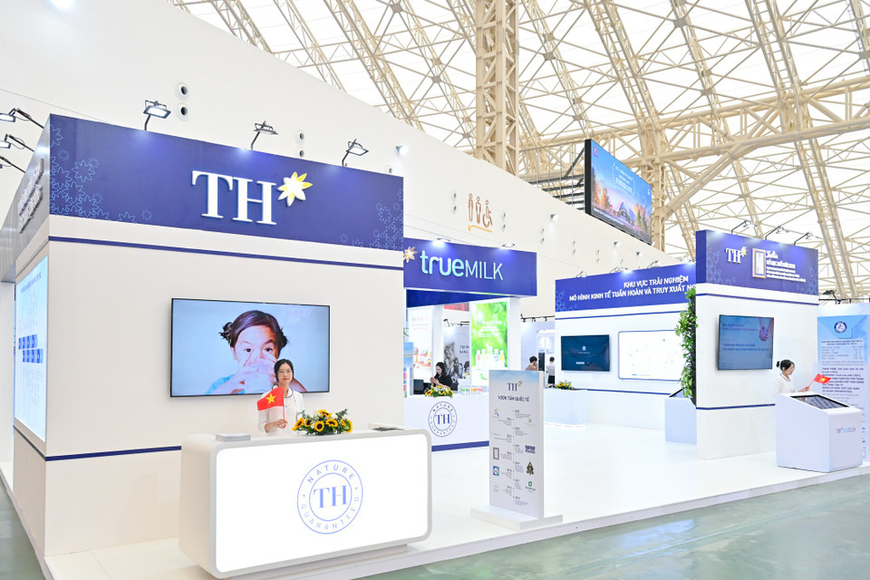 Sáng 28/8 tại Hà Nội, Triển lãm thành tựu đất nước “80 năm Hành trình Độc lập-Tự do-Hạnh phúc” đã chính thức khai mạc. Triển lãm được tổ chức với quy mô lớn nhất từ trước đến nay, với sự tham gia đầy đủ của các bộ, cơ quan trung ương, 34 tỉnh, thành phố và hơn 110 doanh nghiệp, tập đoàn kinh tế lớn với hơn 230 gian hàng. (Ảnh: Minh Sơn/Vietnam+)