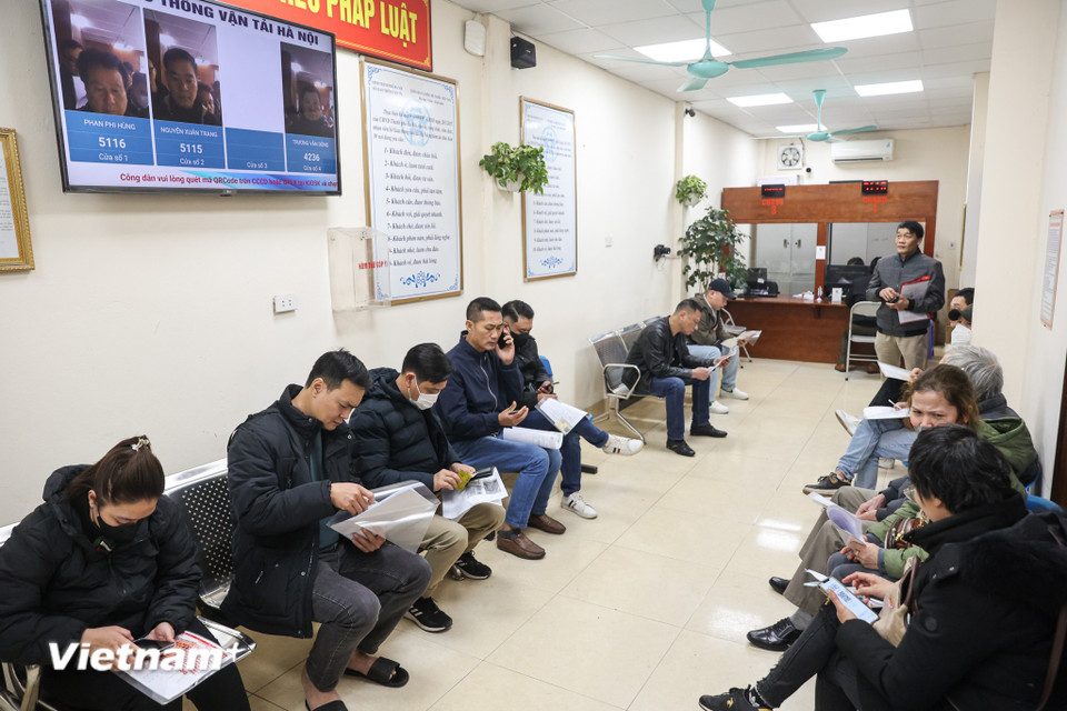 Hiện Cục Đường bộ Việt Nam vẫn là cơ quan chịu trách nhiệm quản lý về sát hạch, cấp giấy phép lái xe trong phạm vi cả nước. Sở Giao thông Vận tải chịu trách nhiệm quản lý sát hạch, cấp đổi giấy phép lái xe trong phạm vi tỉnh, thành phố trực thuộc Trung ương. (Ảnh: Minh Sơn/Vietnam+)